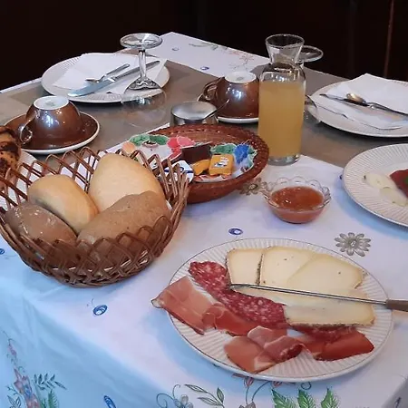 Margherita Oda ve Kahvaltı 3*